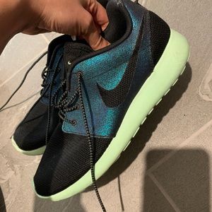 Rare Nike Roshe Run Teal Vapor Green